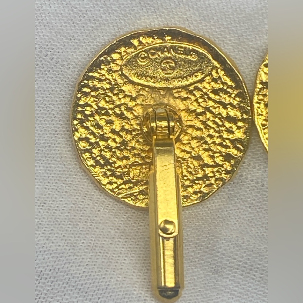 Chanel Vintage 80s Gold Tone Cufflinks - Picture 5 of 14